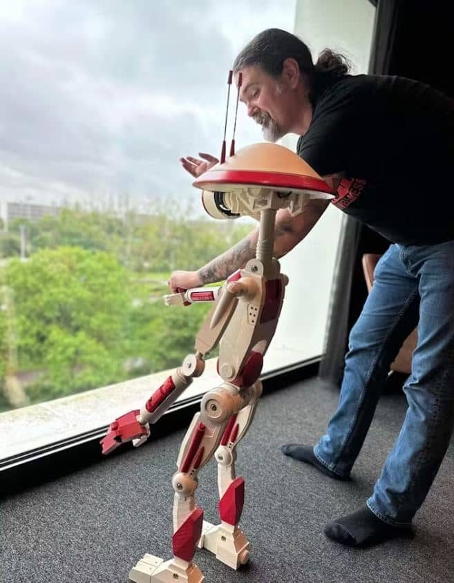 Goran Vuksic's Star Wars Pit Droid replica, close up